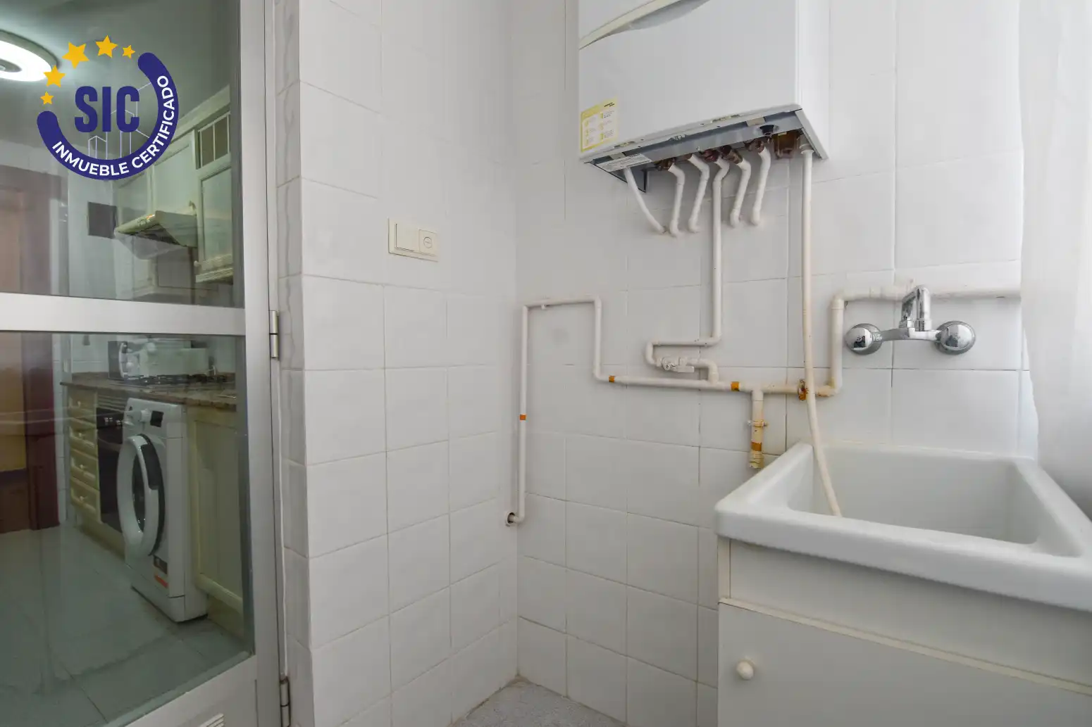 Baño de Piso en venta en Valencia con Calefacción y Amueblado