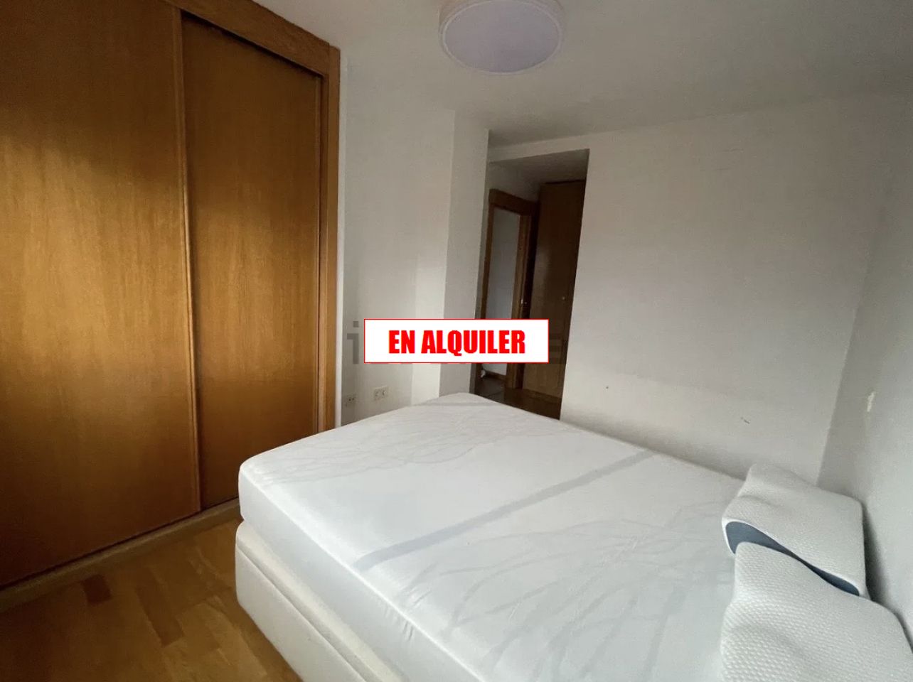 Dormitori de Pis de lloguer en Ciudad Real Capital amb Piscina i Moblat