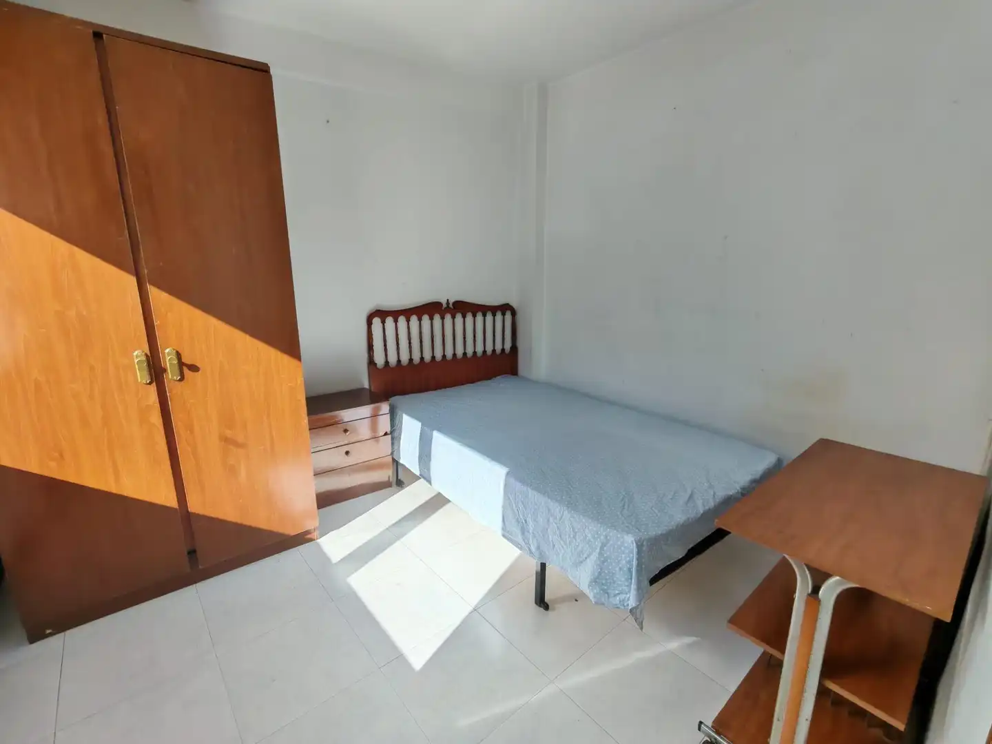 Bedroom of Flat for rent in Vigo   with Heating, Terrace and Furnished
