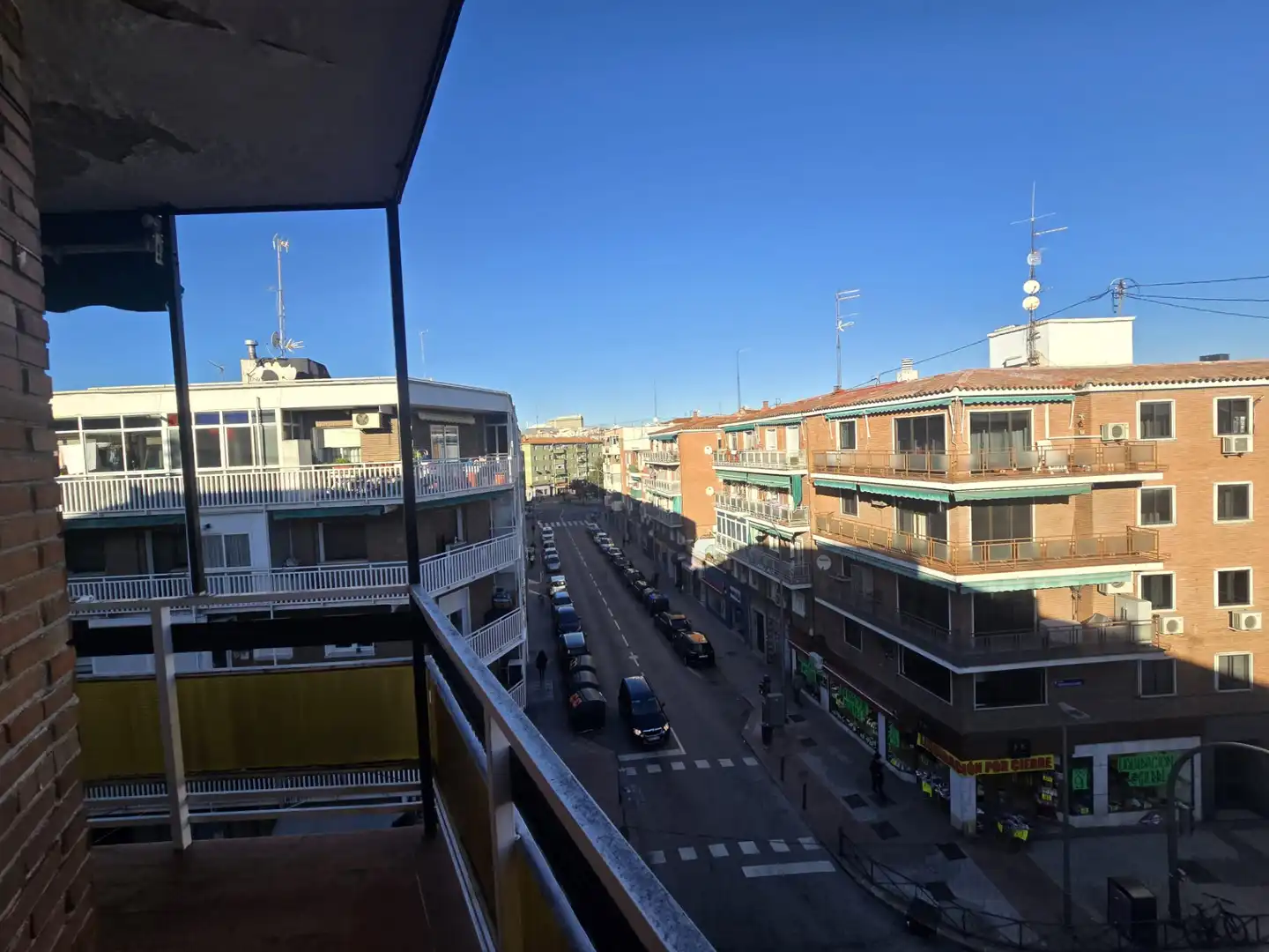 Vista exterior de Piso en venta en Madrid con Calefacción