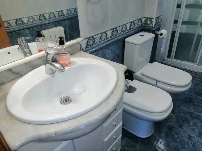 Baño de Piso en venta en Barcelona con Calefacción, Balcón y Alarma