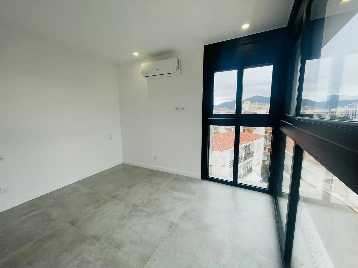 Bedroom of Duplexes for sale in Roses  with Air Conditioner, Heating and Terrace