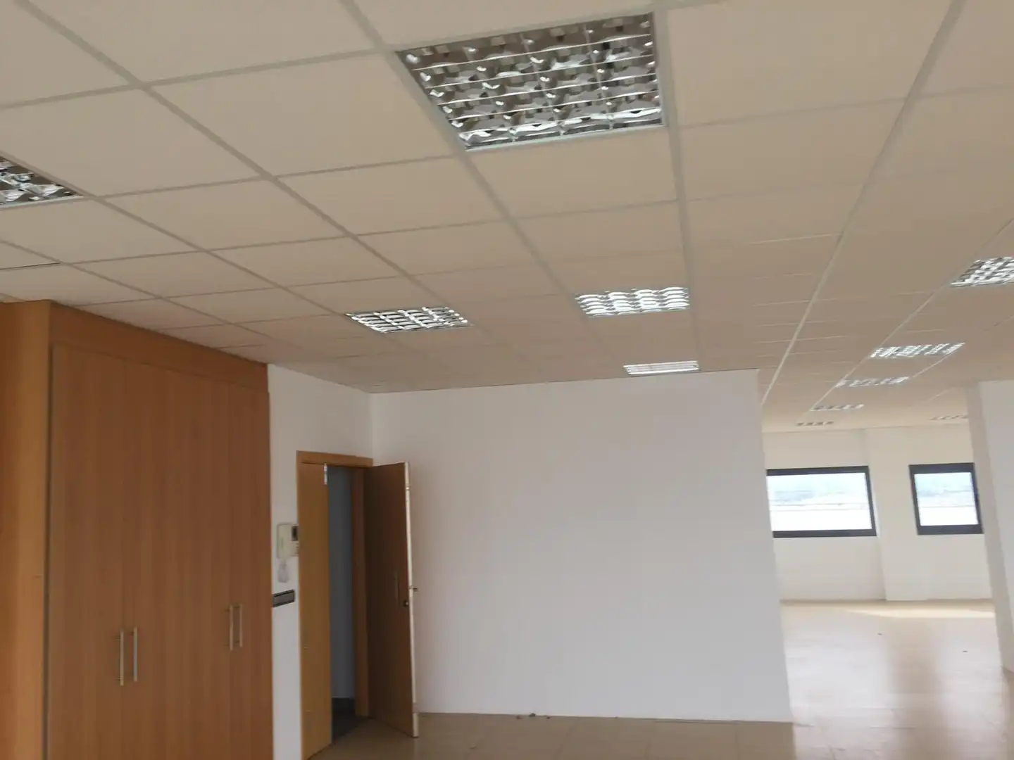 Business premises for sale in Sur, imagen 5