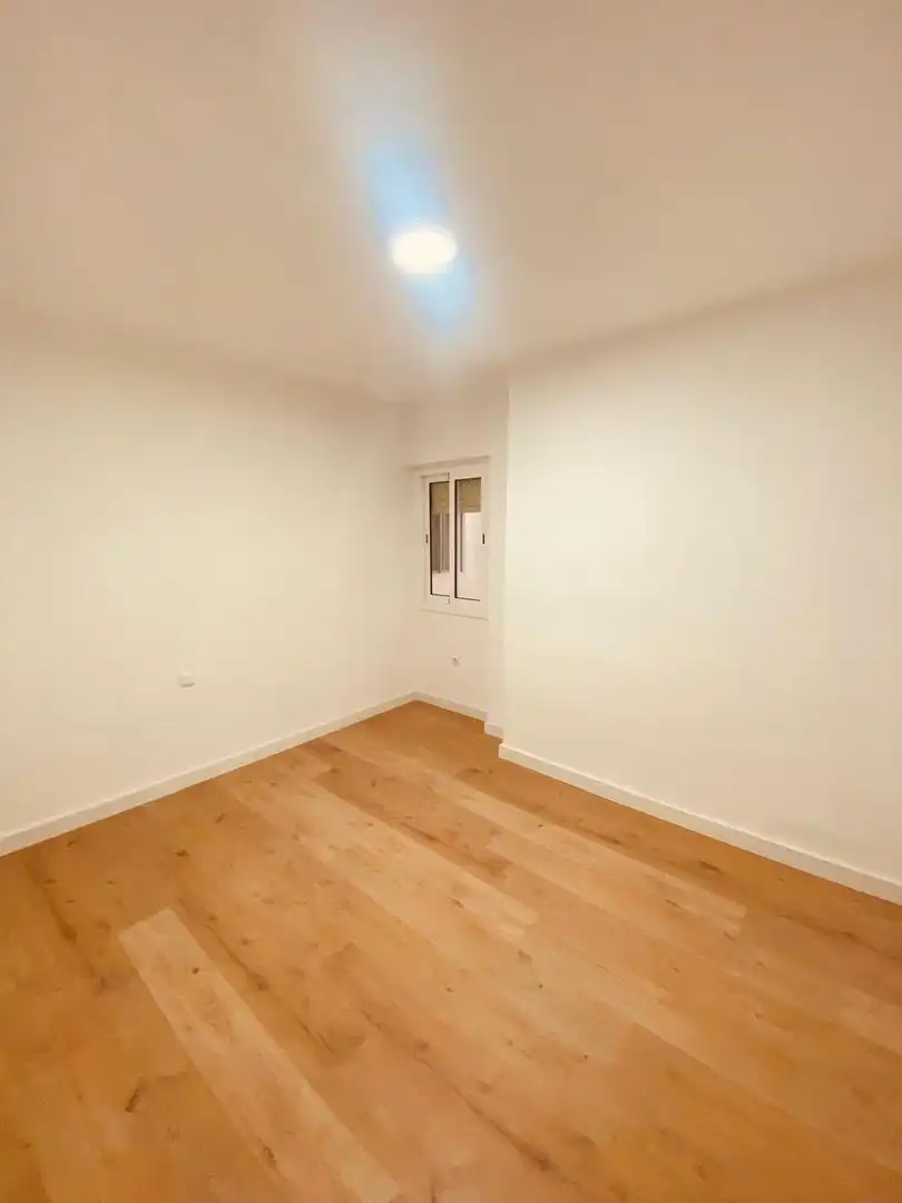 Habitación de Piso en venta en Alcanar con Parquet y Balcón