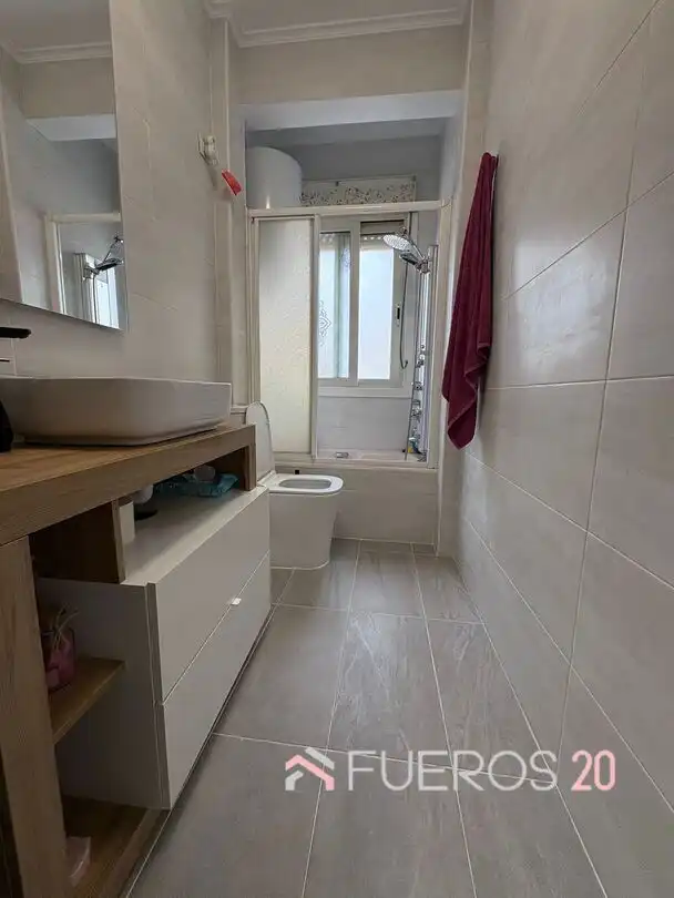 Piso con ascensor en venta en Bagatza - San Vicente, imagen 11