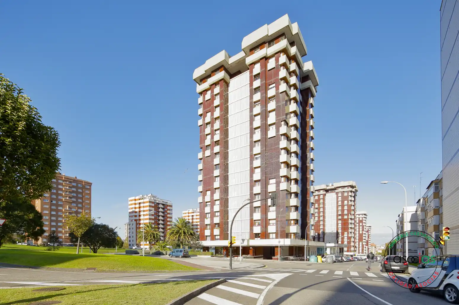 Vista exterior de Pis en venda en Gijón  amb Calefacció i Traster