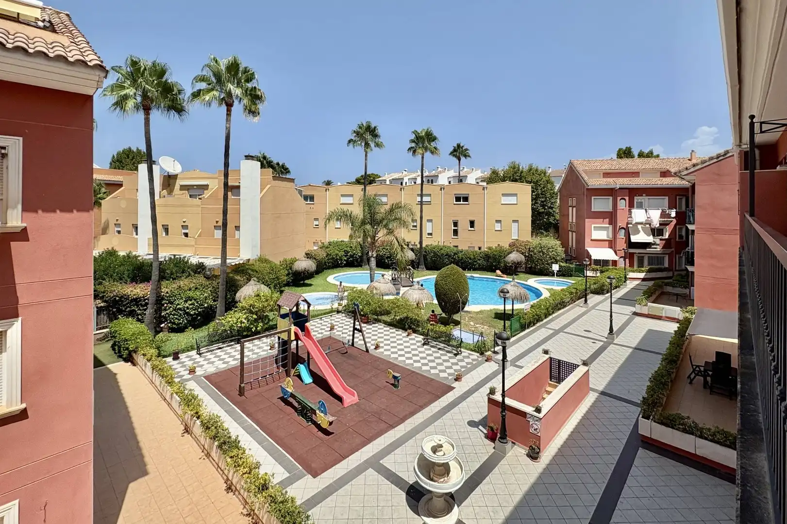 Vista exterior de Àtic en venda en Jávea / Xàbia amb Aire condicionat, Calefacció i Jardí privat