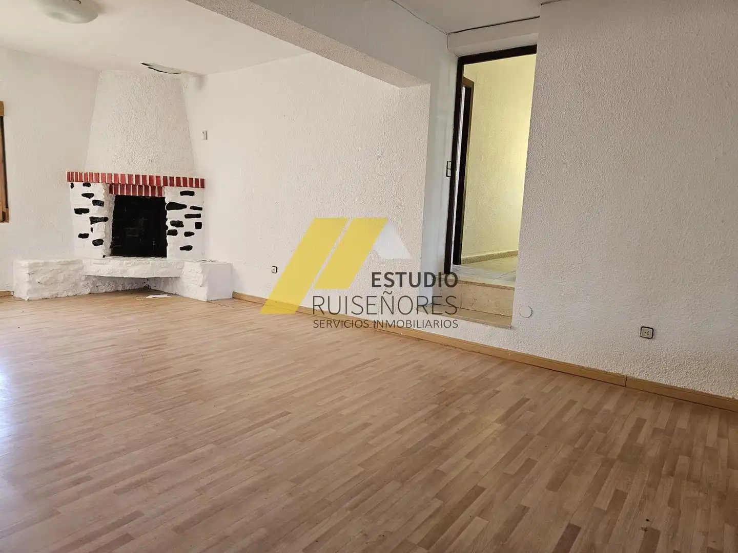 Sala d'estar de Casa o xalet en venda en Cuarte de Huerva amb Jardí privat, Terrassa i Traster