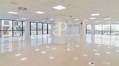 Foto 2 de Oficina de alquiler en San Juan Bautista, Madrid Capital