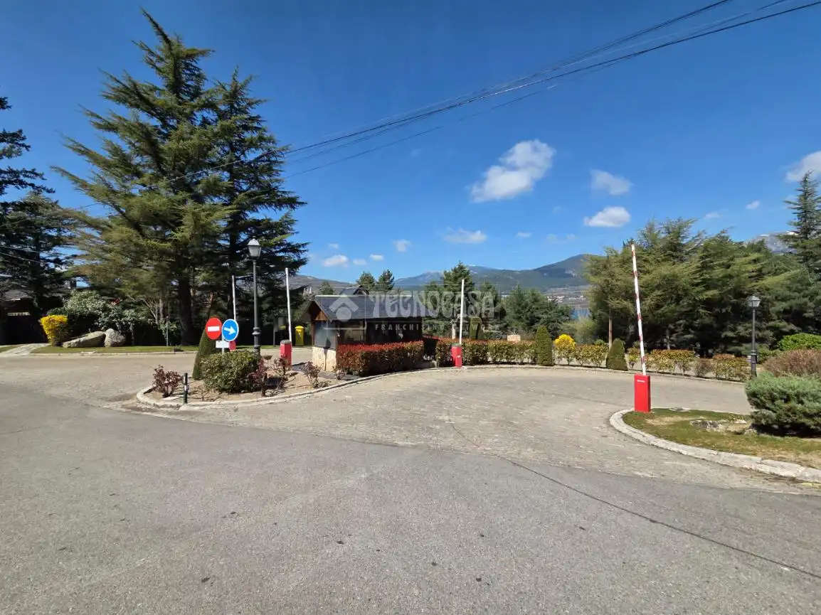 Detached homes for sale in Collado Mediano