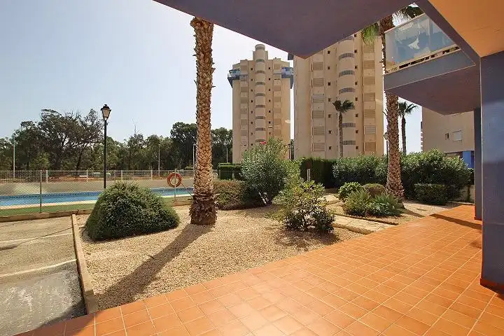 Piscina de Apartamento en venta en Guardamar del Segura con Aire acondicionado, Terraza y Trastero