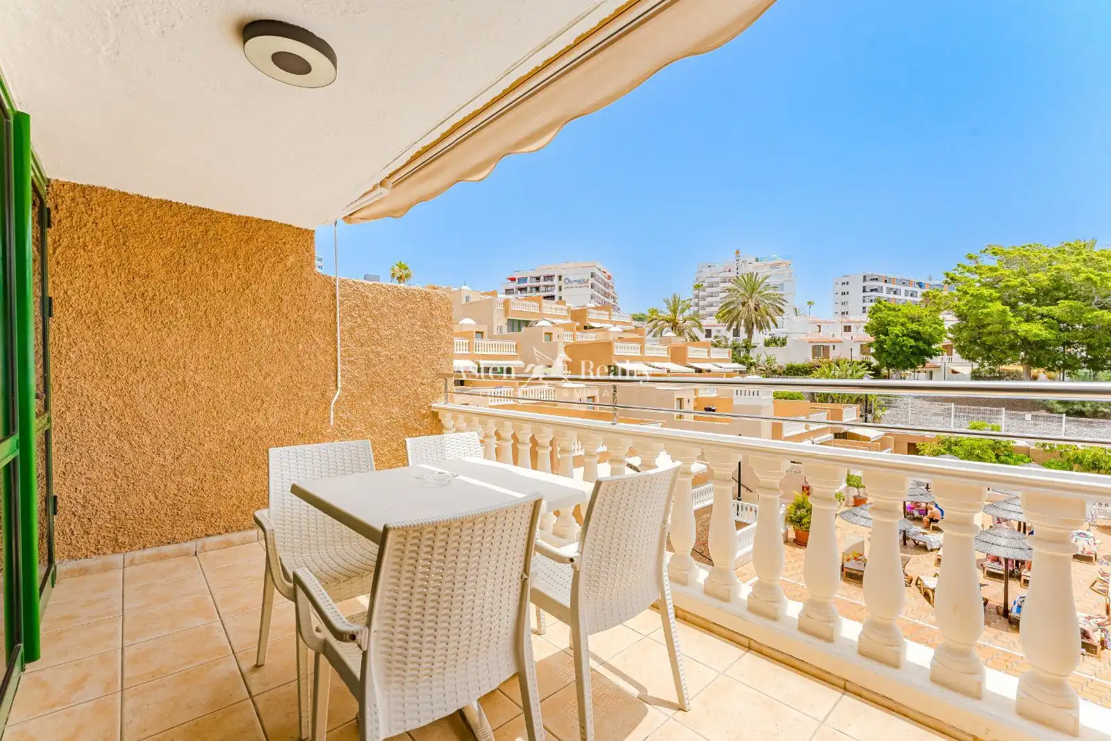 Apartamento con piscina en venta en Rafel Puig Lluvina