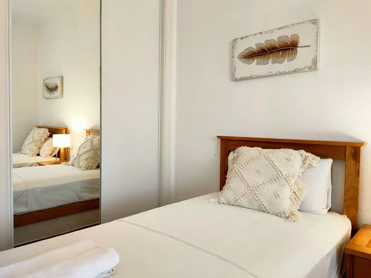Habitación de Ático en venta en Fuengirola con Aire acondicionado, Amueblado y Piscina comunitaria