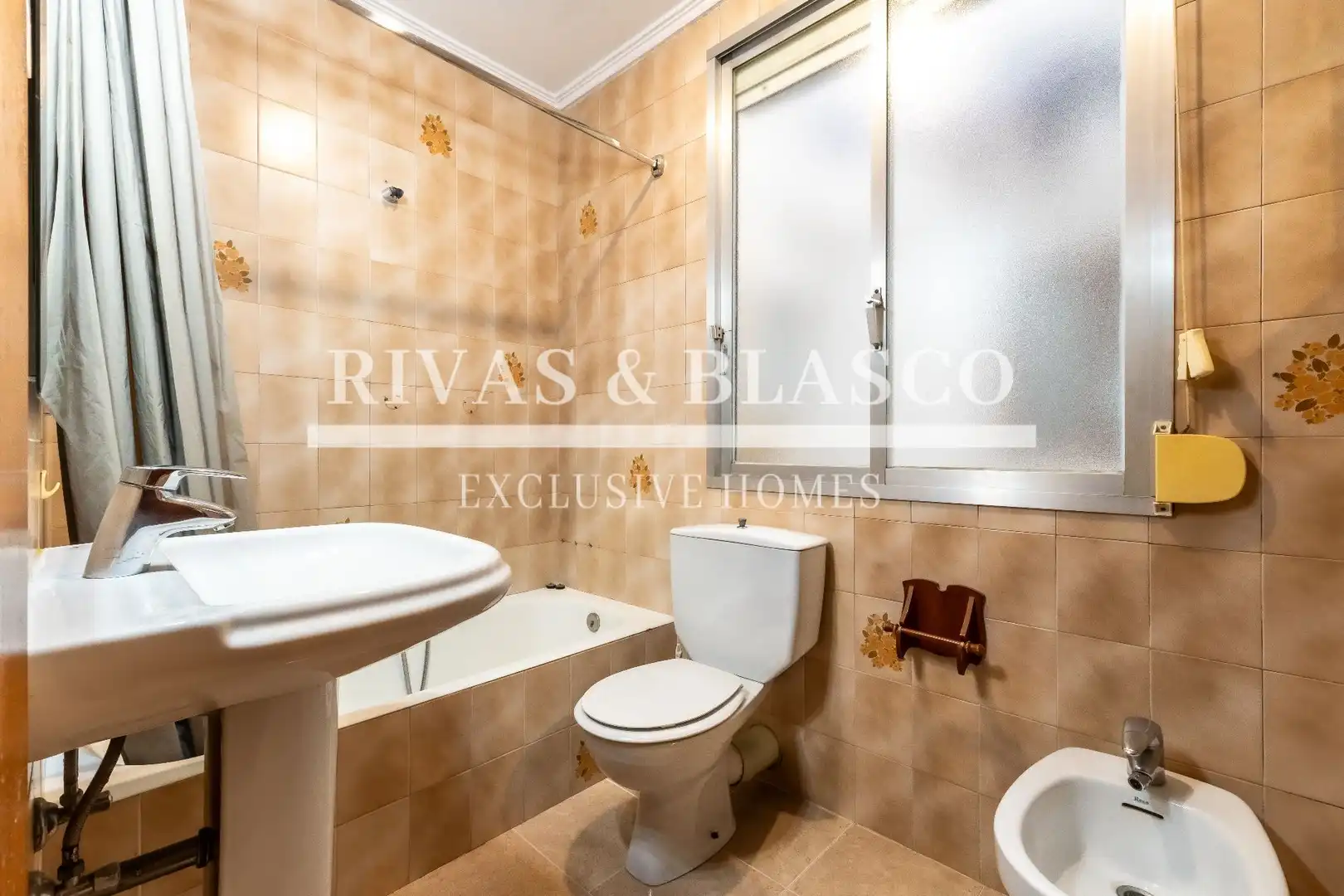 Bathroom of Apartments for sale in Donostia - San Sebastián   with Storage room