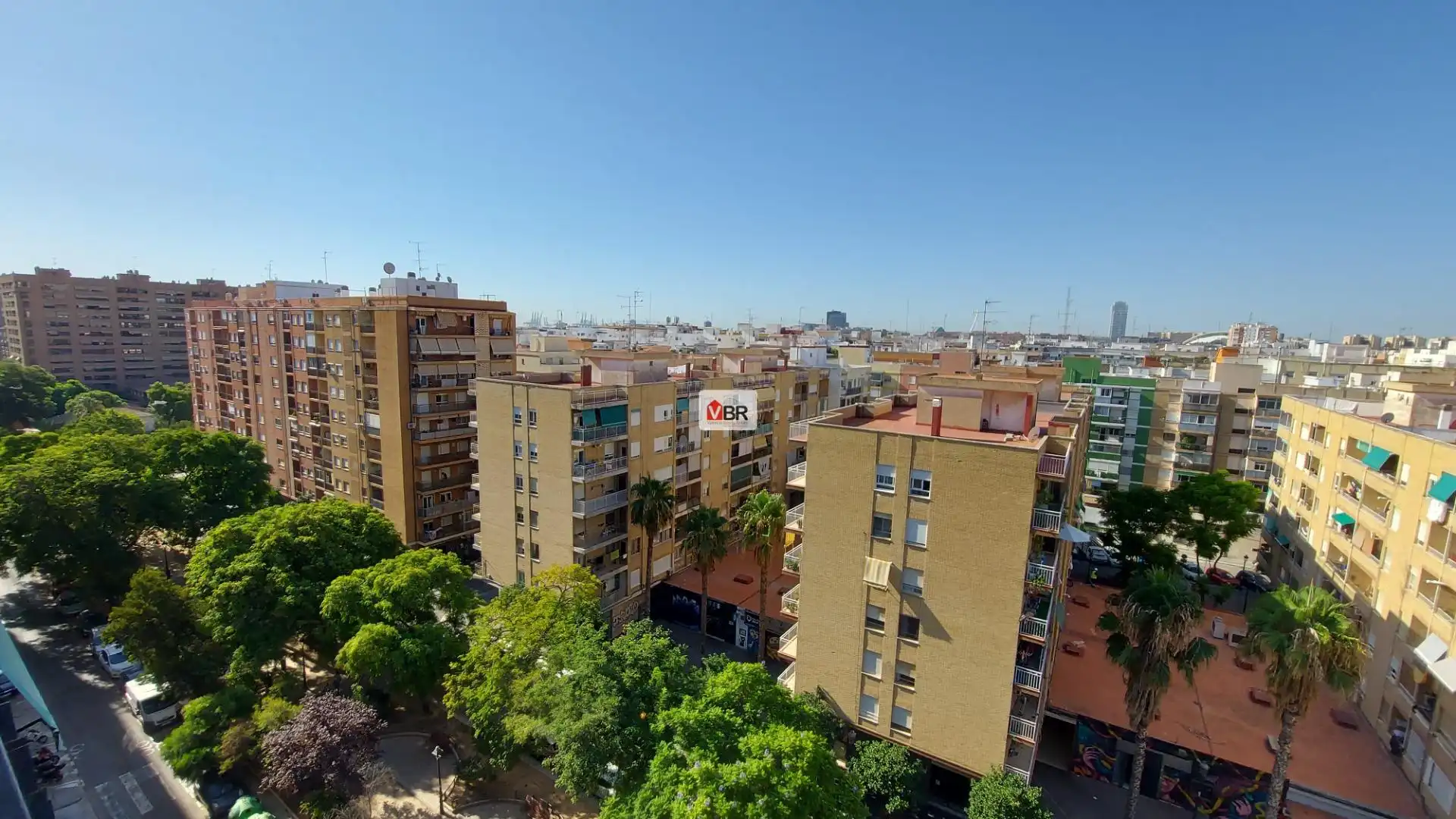 Außenansicht von Wohnung zur Miete in Valencia mit Klimaanlage, Heizung und Terrasse