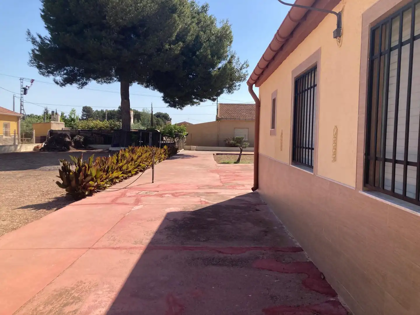Vista exterior de Casa o chalet en venta en Villena con Jardín privado, Piscina y Amueblado