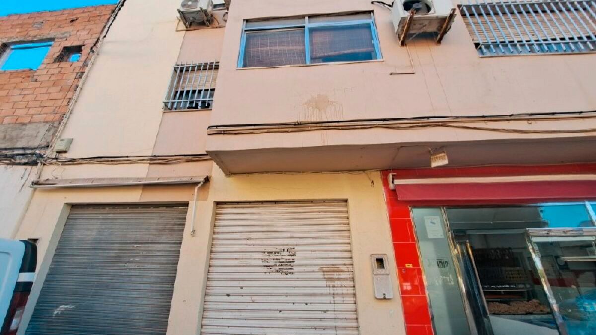 Vista exterior de Local en venda en  Almería Capital