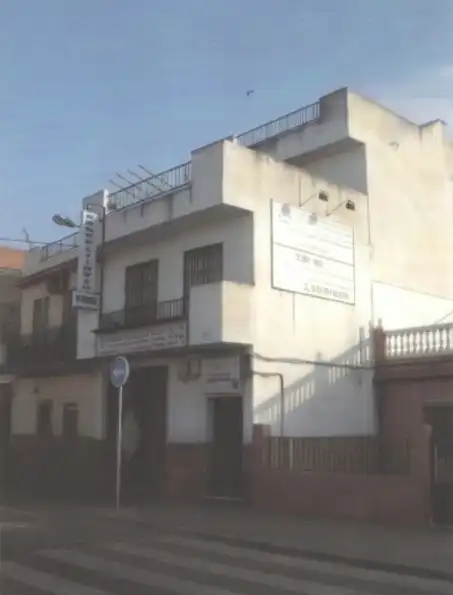 Vista exterior de Edificio en venta en Sevilla