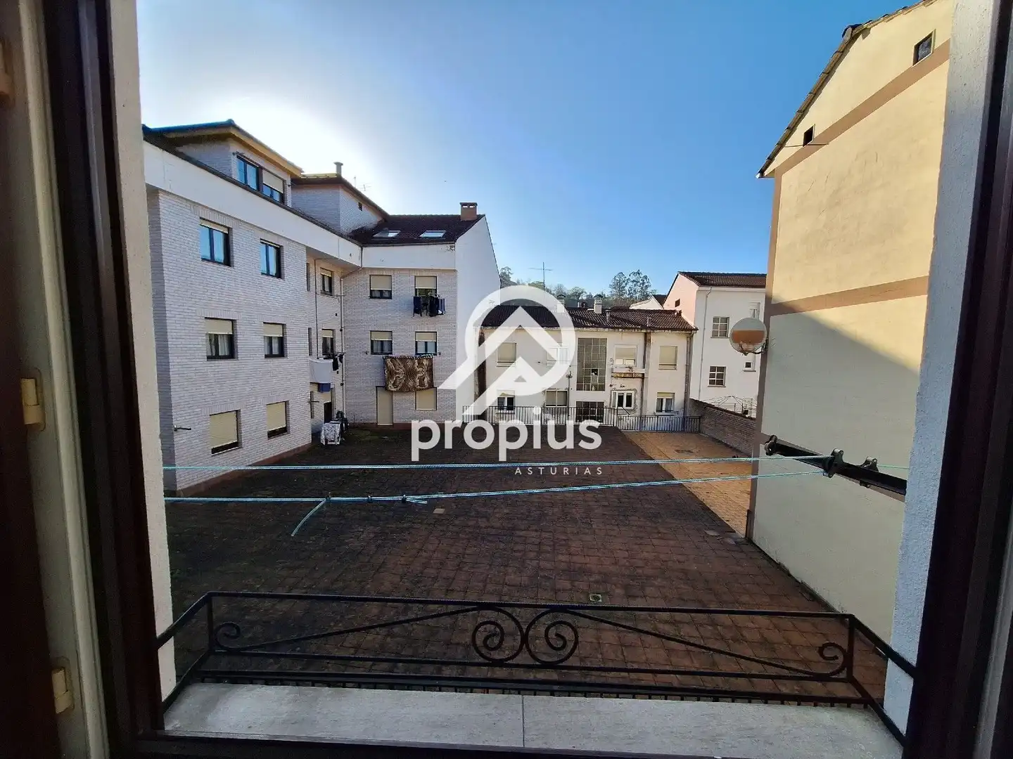 Vista exterior de Piso en venta en Cangas de Onís con Calefacción, Parquet y Trastero