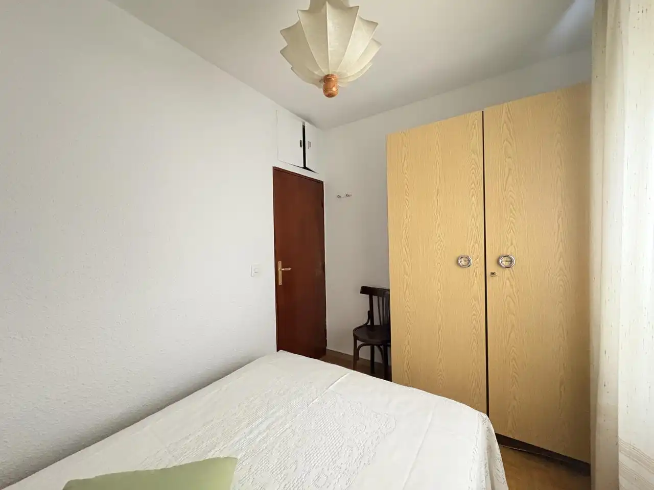 Bedroom of Flat for rent in Madrid  with Heating, Terrace and Furnished