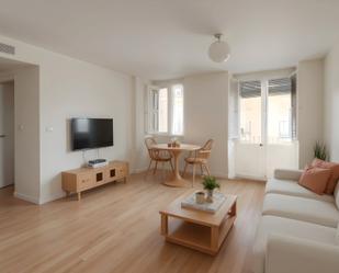 Living room of Apartment for sale in  Barcelona Capital  with Air Conditioner, Heating and Parquet flooring