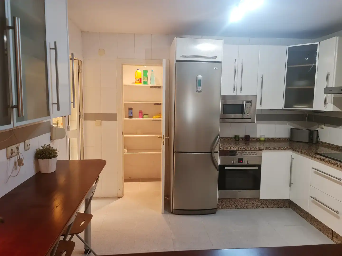 Cuina de Pis de lloguer en Torremolinos amb Aire condicionat, Calefacció i Terrassa