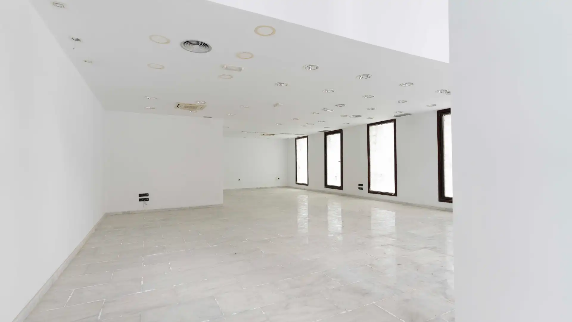Local commercial à vendre à Calle Infanta Isabel 20, imagen 2