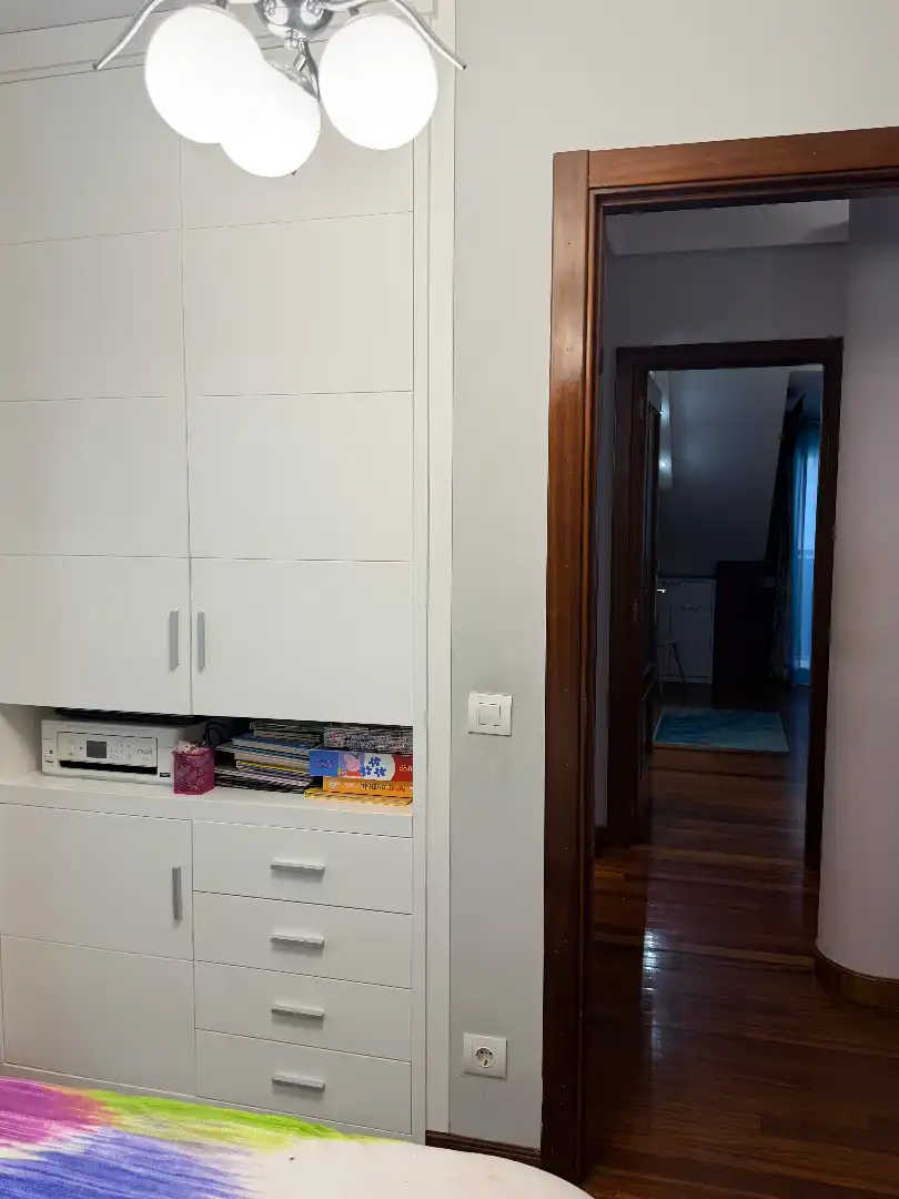 Habitación de Dúplex en venta en Torrelavega  con Calefacción, Parquet y Trastero
