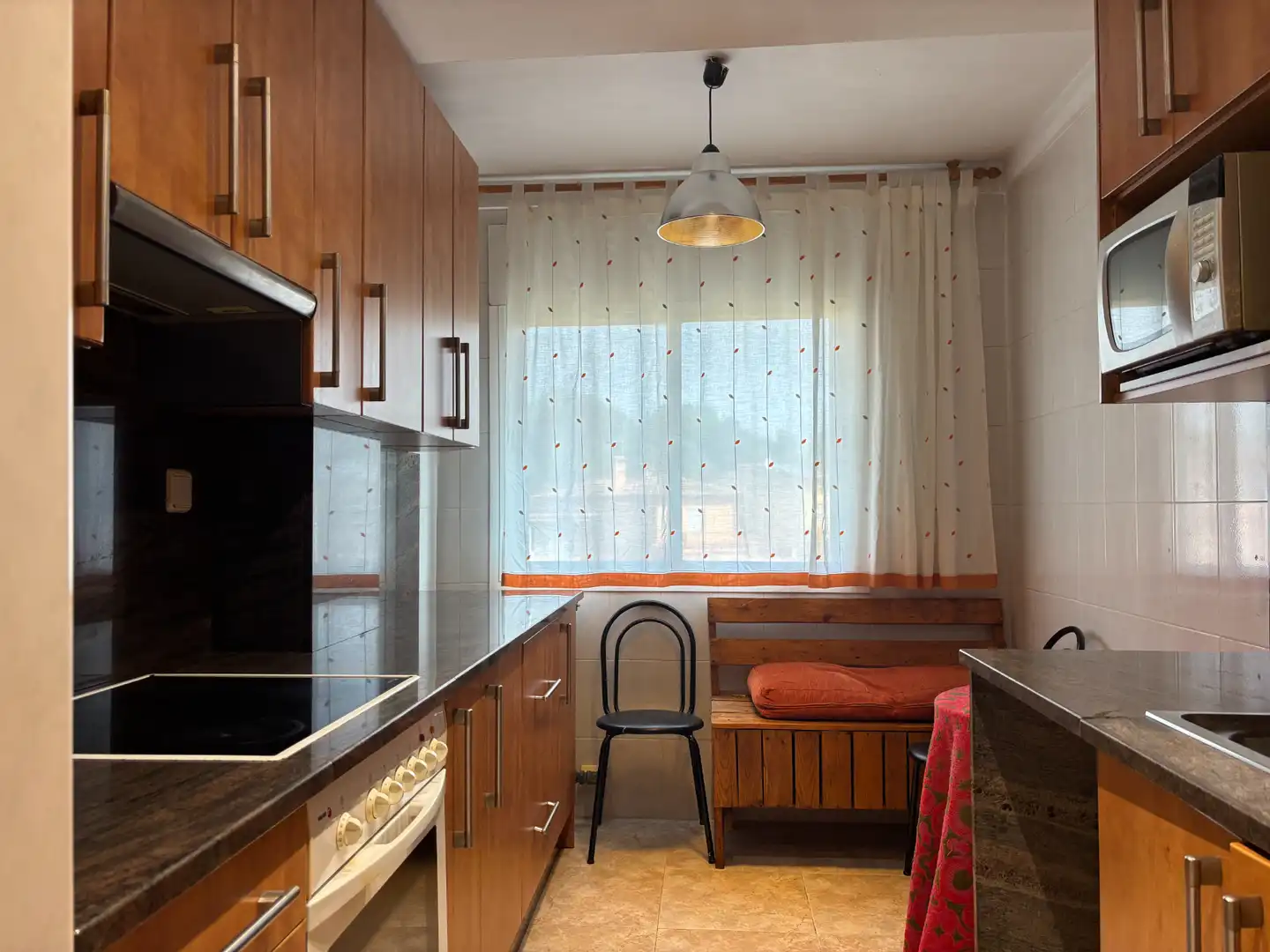 Küche von Wohnung zum Verkauf in Girona mit Klimaanlage, Heizung und Balkon