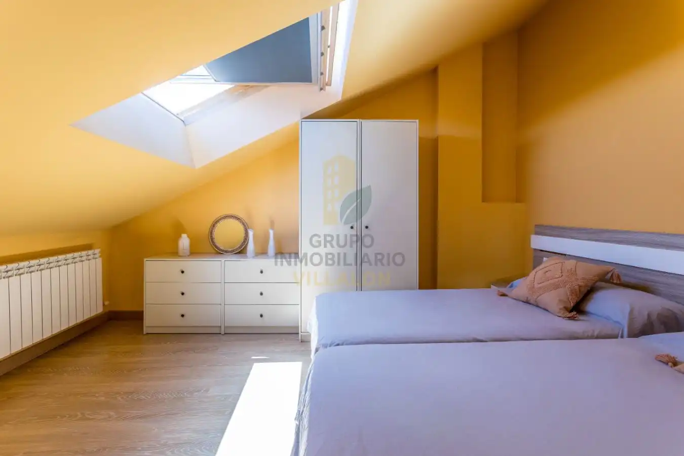 Habitación de Piso en venta en Valencia de Don Juan con Calefacción, Parquet y Terraza