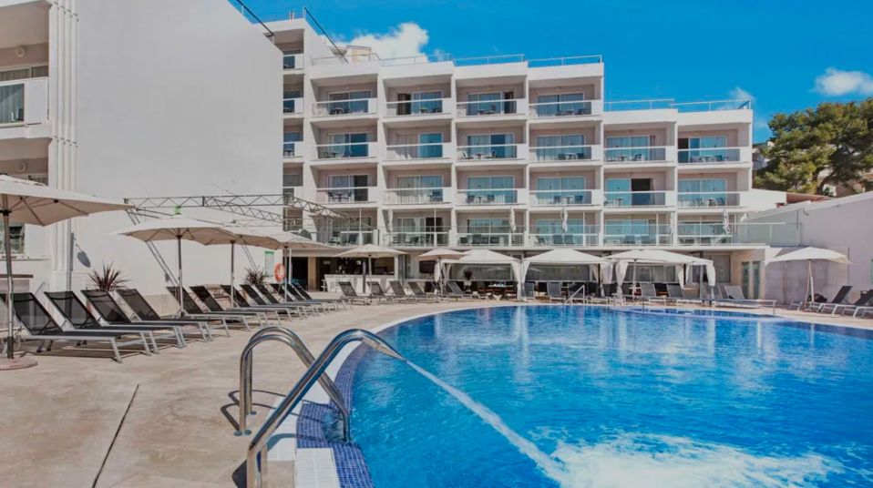 Piscina de Edificio en venta en Calvià