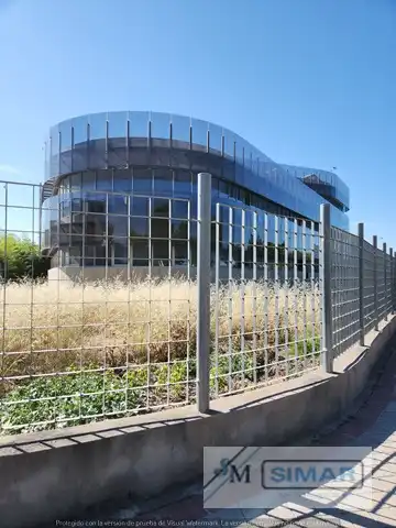 Außenansicht von Fabrikhallen zum Verkauf in Torrijos
