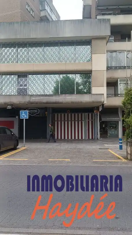 Vista exterior de Garatge en venda en Getxo 