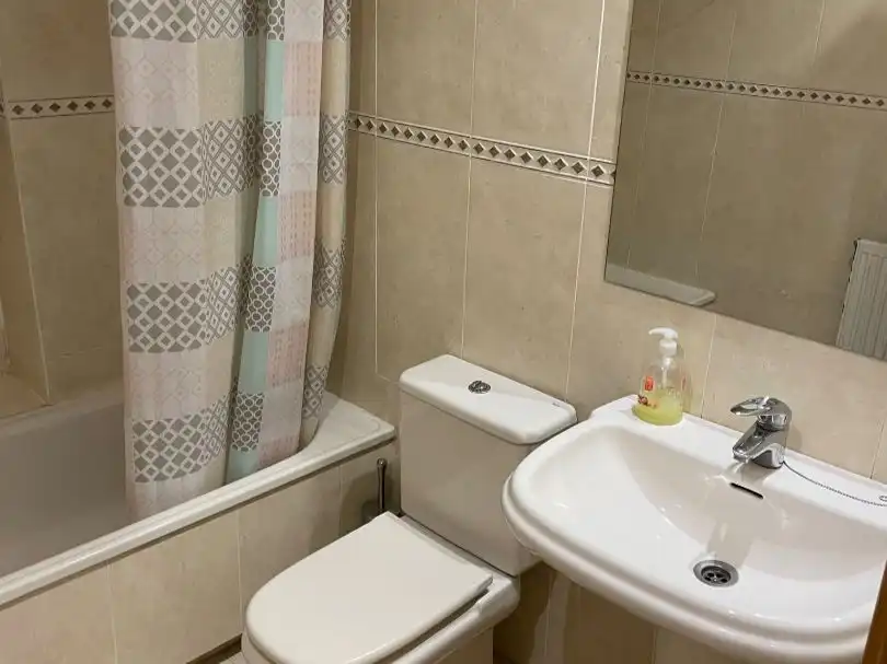 Bany de Pis en venda en Pozuelo de Alarcón amb Aire condicionat, Terrassa i Balcó
