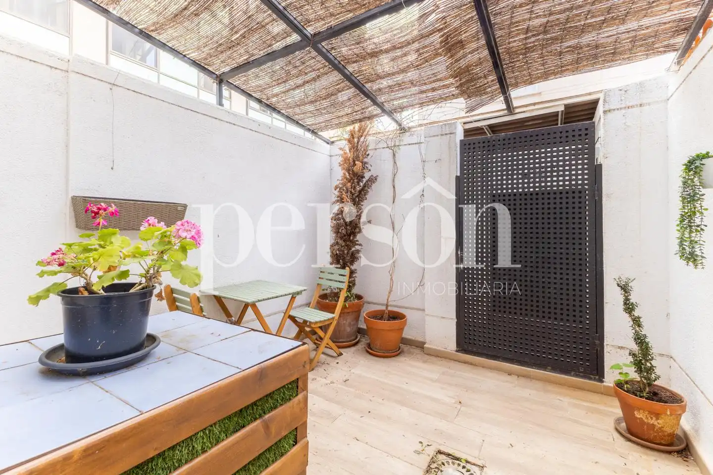 Terrace of Houses for sale in Silla  with Air Conditioner and Terrace