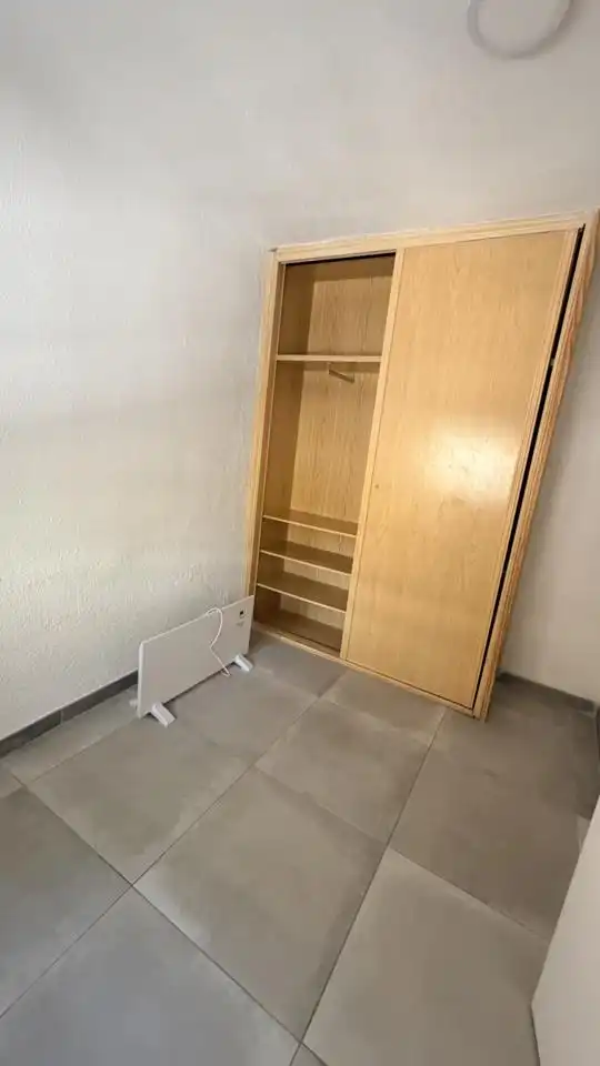 Dormitori de Planta baixa en venda en Madrid