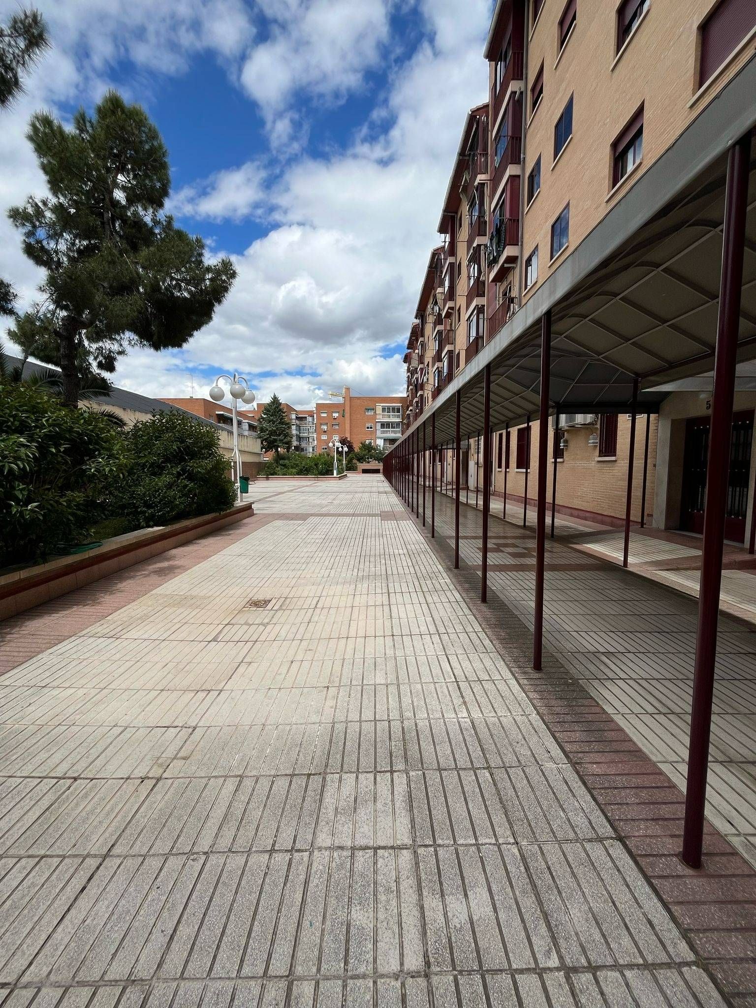 Parking of Flat for sale in  Madrid Capital  with Air Conditioner, Heating and Private garden