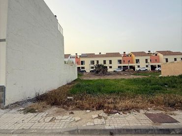 Wohnbaugrundstück zum Verkauf in Guillena pueblo
