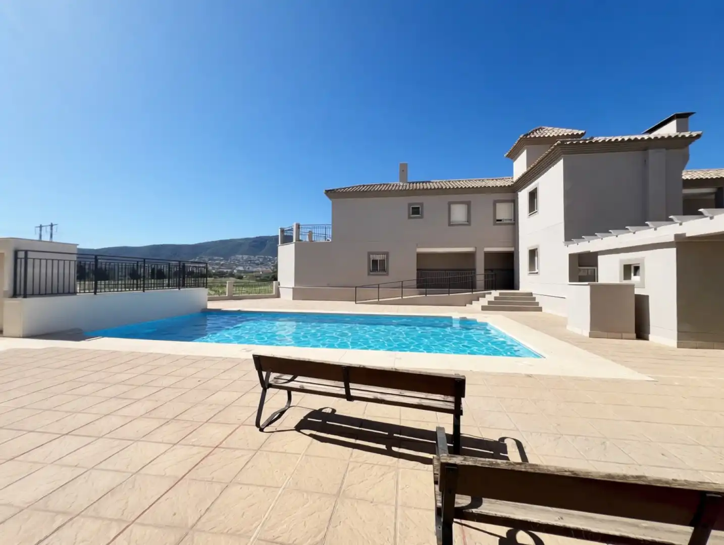 Schwimmbecken von Wohnung zum Verkauf in Málaga mit Klimaanlage, Privatgarten und Terrasse