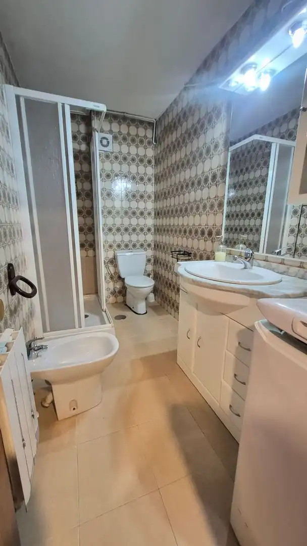 Baño de Piso en venta en Gijón  con Calefacción y Piscina