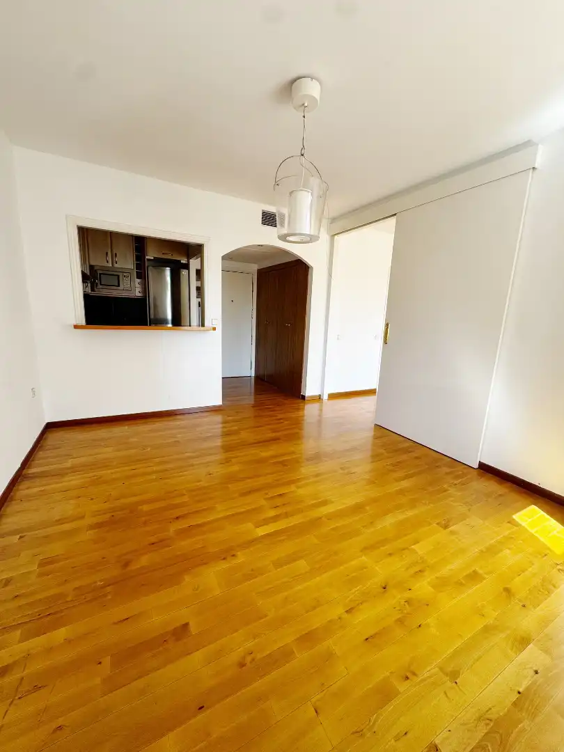 Wohnzimmer von Wohnung zur Miete in Madrid mit Klimaanlage, Ofen und Waschmaschine