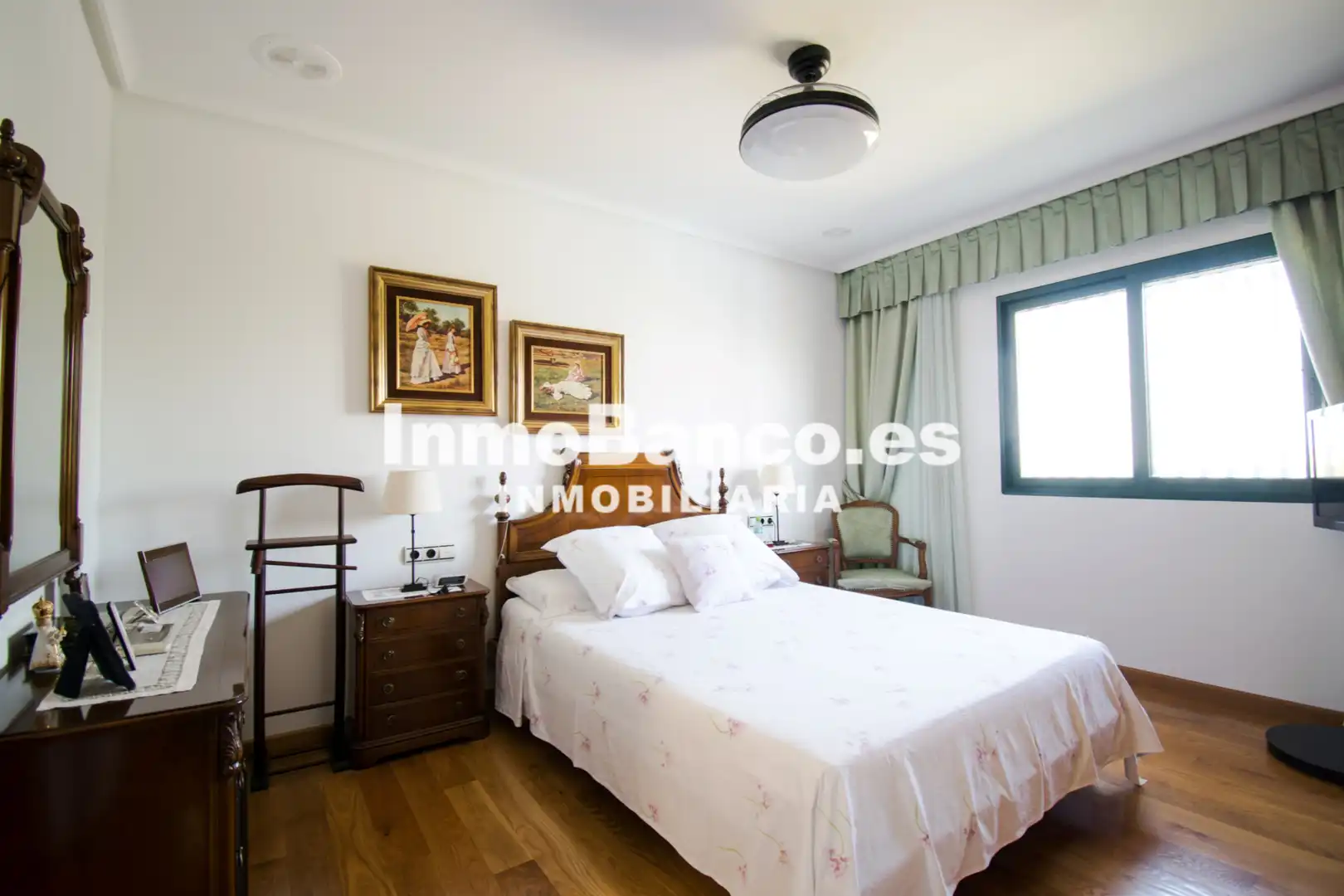 Habitación de Casa o chalet en venta en Chiva con Aire acondicionado, Calefacción y Jardín privado