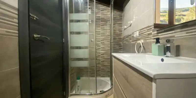 Bany de Casa o xalet en venda en Entrambasaguas amb Jardí privat, Terrassa i Traster