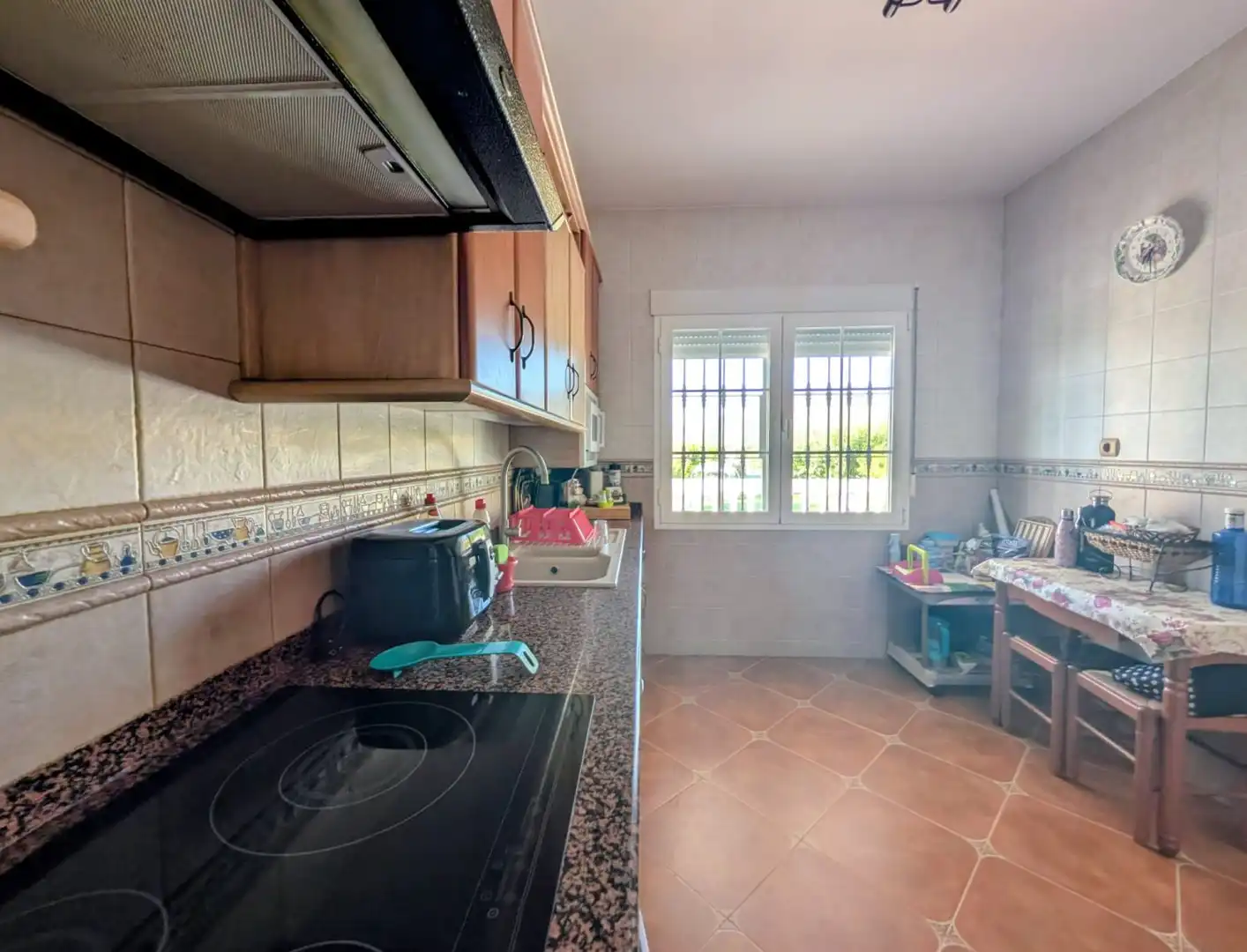 Cuina de Casa o xalet en venda en Loja amb Aire condicionat, Calefacció i Jardí privat