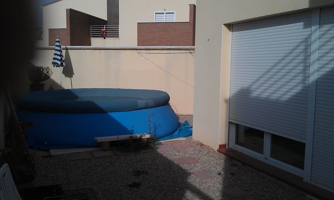 Piscina de Casa adosada en venda en Quintanar de la Orden amb Jardí privat, Parquet i Terrassa