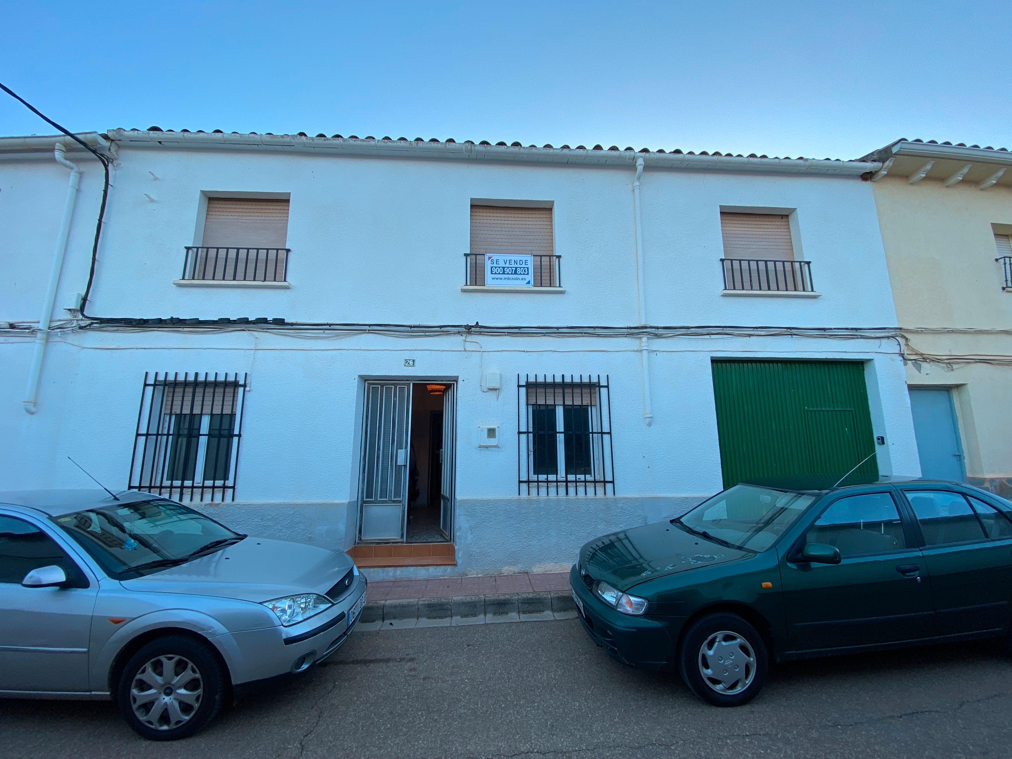 Vista exterior de Casa o xalet en venda en Povedilla amb Jardí privat i Moblat