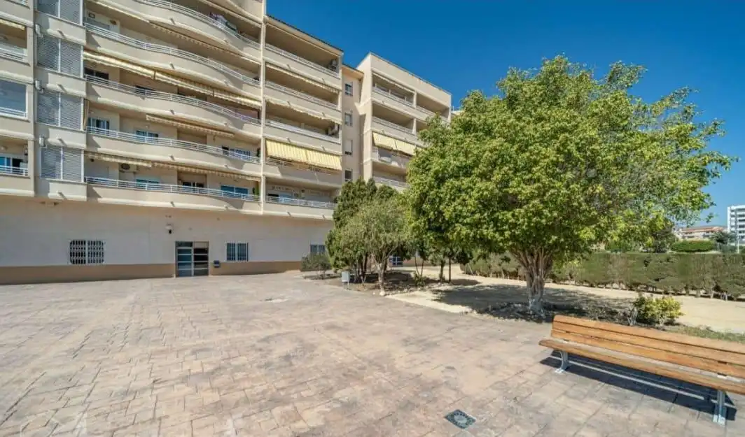 Vista exterior de Piso en venta en Villajoyosa / La Vila Joiosa con Aire acondicionado y Terraza