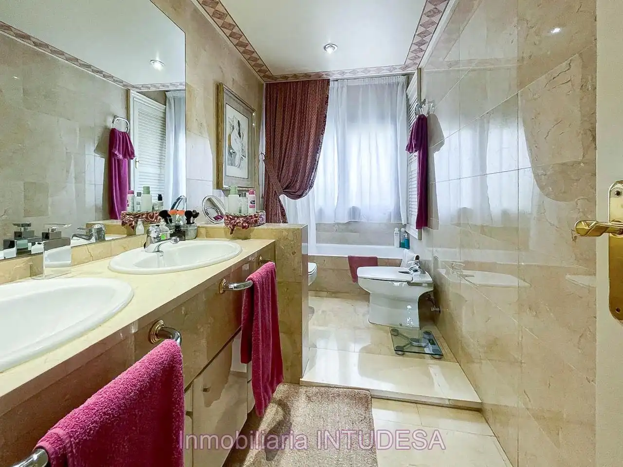 Dúplex en venta en Capuchinos, Centro
