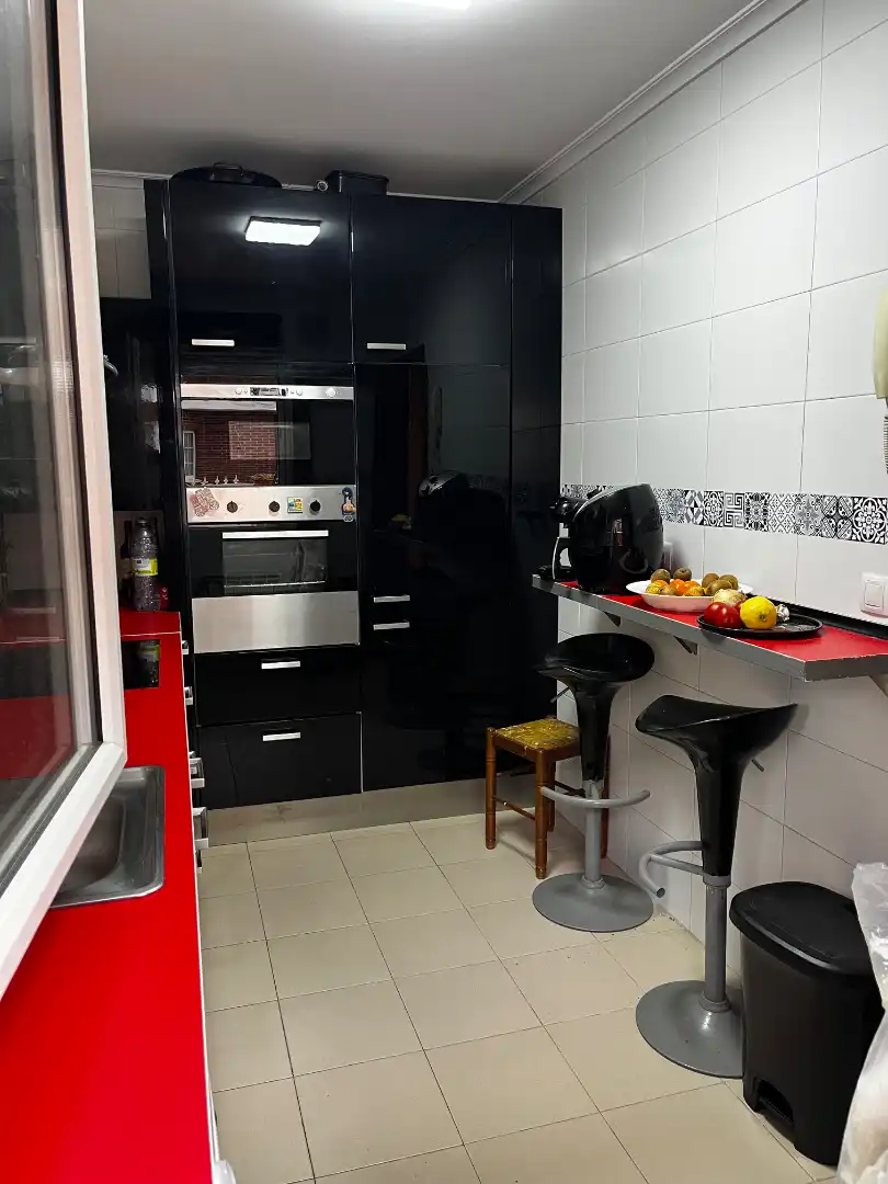 Cocina de Casa adosada en venta en Torrelavega  con Calefacción, Terraza y Trastero