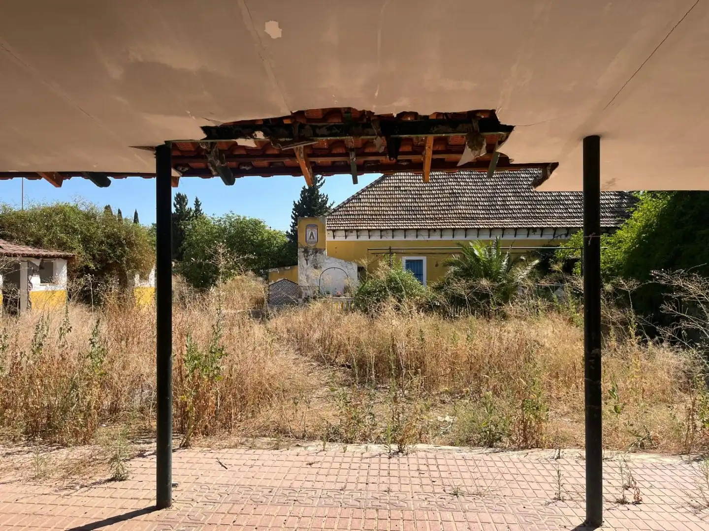 Exterior view of Houses for sale in Dos Hermanas